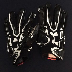UNDER ARMOUR F5 FOOTBALL GLOVES - LARGE